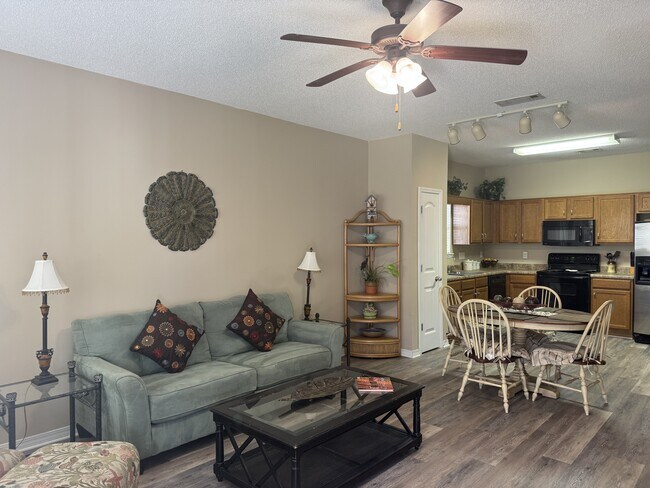 Foto del edificio - 2651 S Juniper St