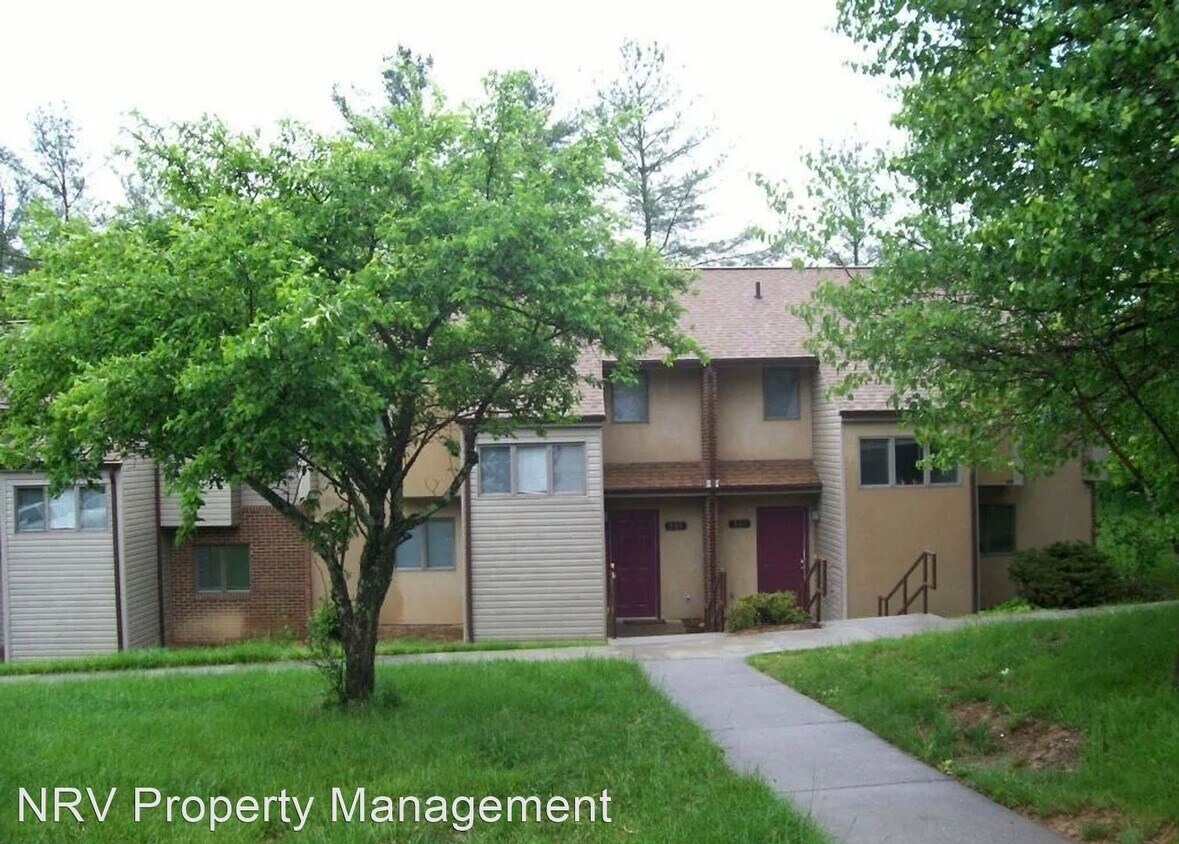 3 br, 2.5 bath House 355 Shenandoah Circle House Rental in Blacksburg, VA