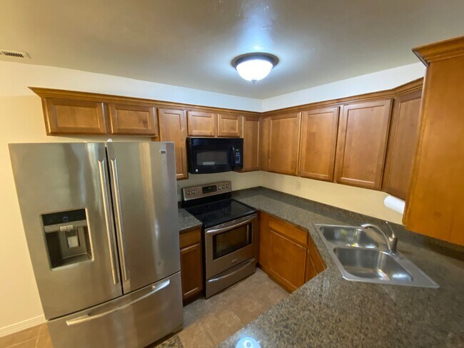 Foto del edificio - 2 Bed 1 Bath Condo
