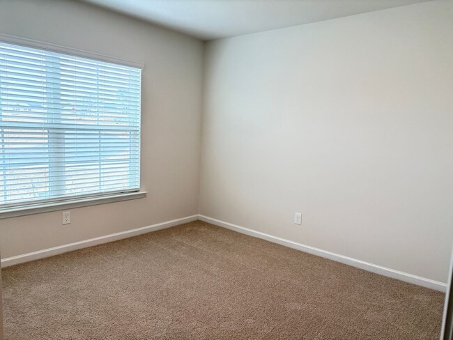 Building Photo - 4 Bedroom, 2 Bathroom House in Trinity!