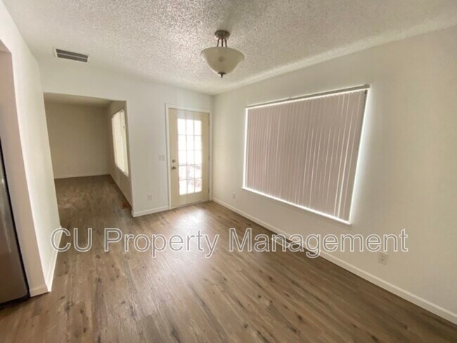 Building Photo - 911 Laura Dr