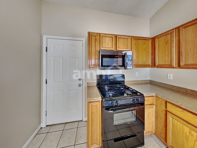 Foto del edificio - 2858 Shelburne Ct