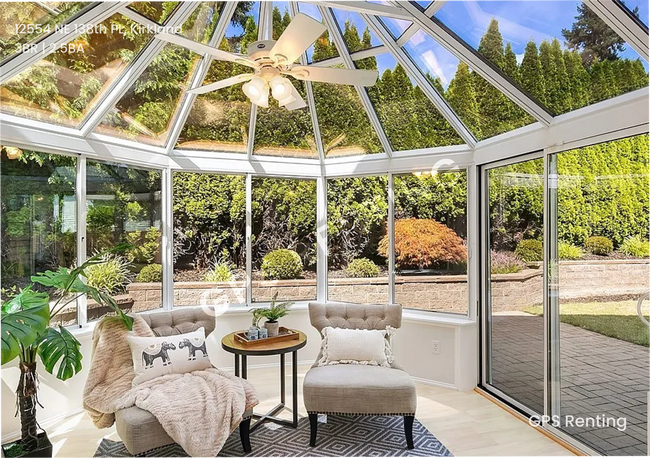 Building Photo - ? Peaceful Retreat in the Heart of Kirkland!