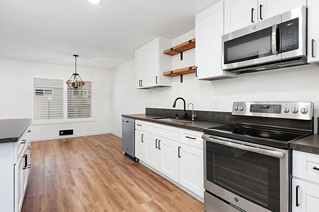 Foto del edificio - Encinitas 3 Bd/2Ba w/Attached Garage and L...