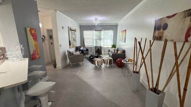 Foto del edificio - Unfurnished Annual Rental Available Now