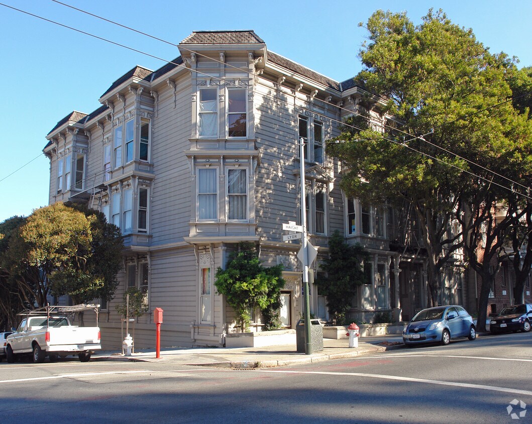 Primary Photo - 10 Lyon St