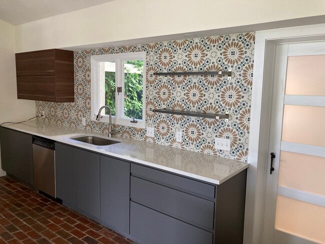 Foto del edificio - 6109 Masters Blvd