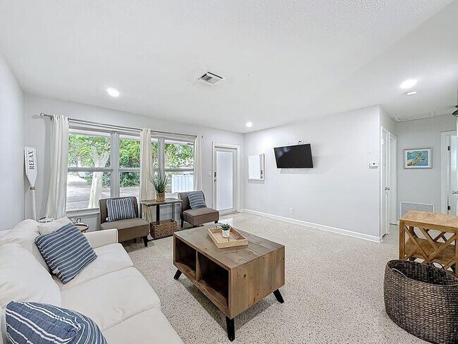 Foto del edificio - 2840 NE 16th Ct