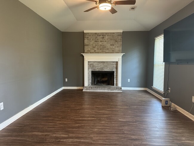 Building Photo - 209 Brighton Woods Dr