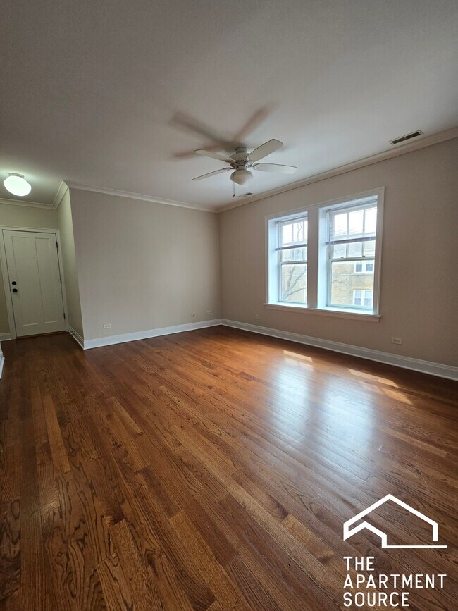 Foto del edificio - 2704 W Ainslie St