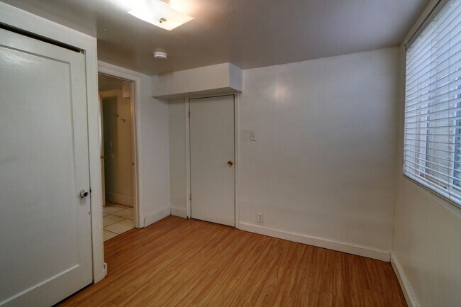 Building Photo - TFH - Springville Duplex