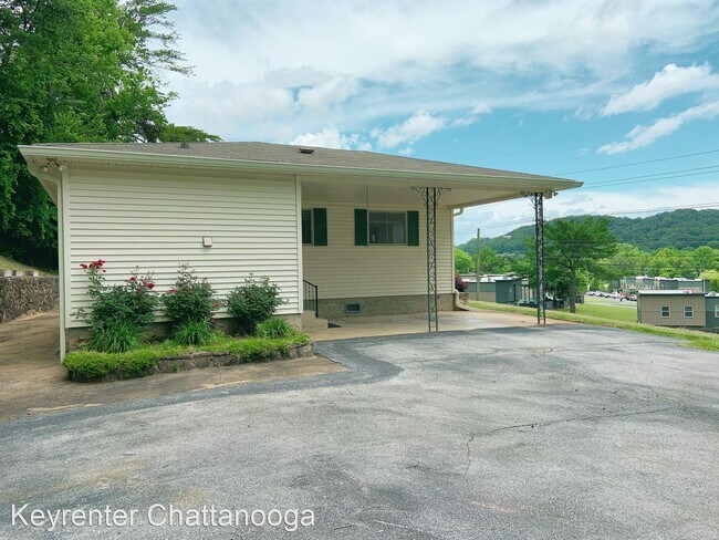 Building Photo - 3 br, 2 bath House - 1013 Mountain Creek Rd