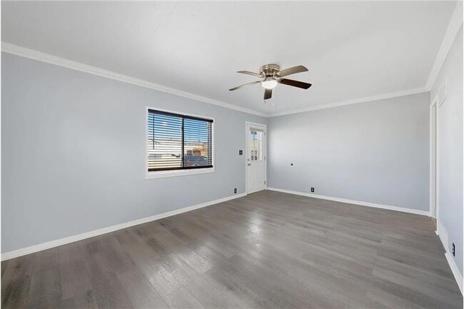 Foto del edificio - 722 W Park Ave