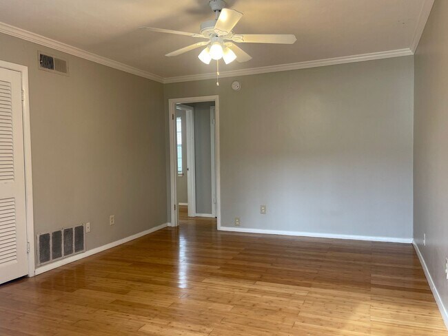 Photo - Best in Class at Berkeley Square! Apartment