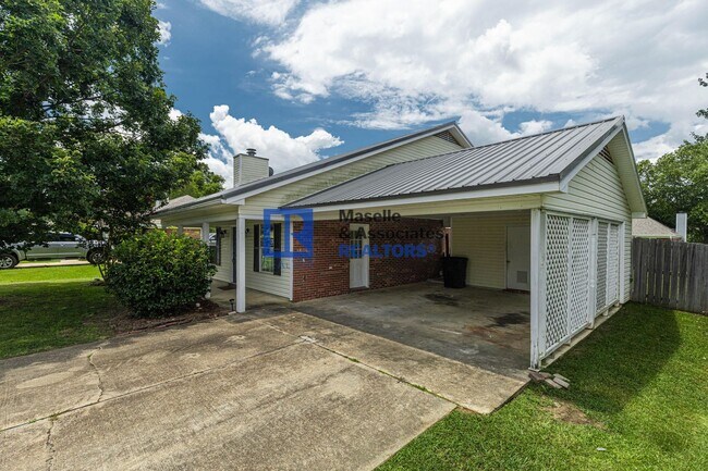 Building Photo - 3 Bed/2 Bath Home in Brandon