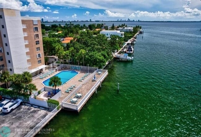 Foto del edificio - 1455 N Treasure Dr