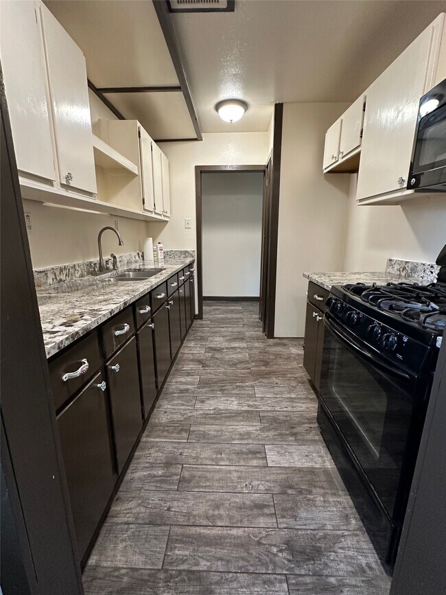 Foto del edificio - 22450 Oakley Rd