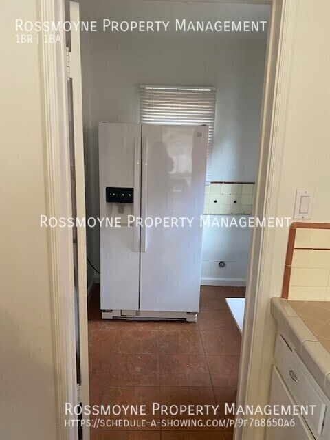 Foto del edificio - 1 BR, 1 BA stand alone unit in complex clo...