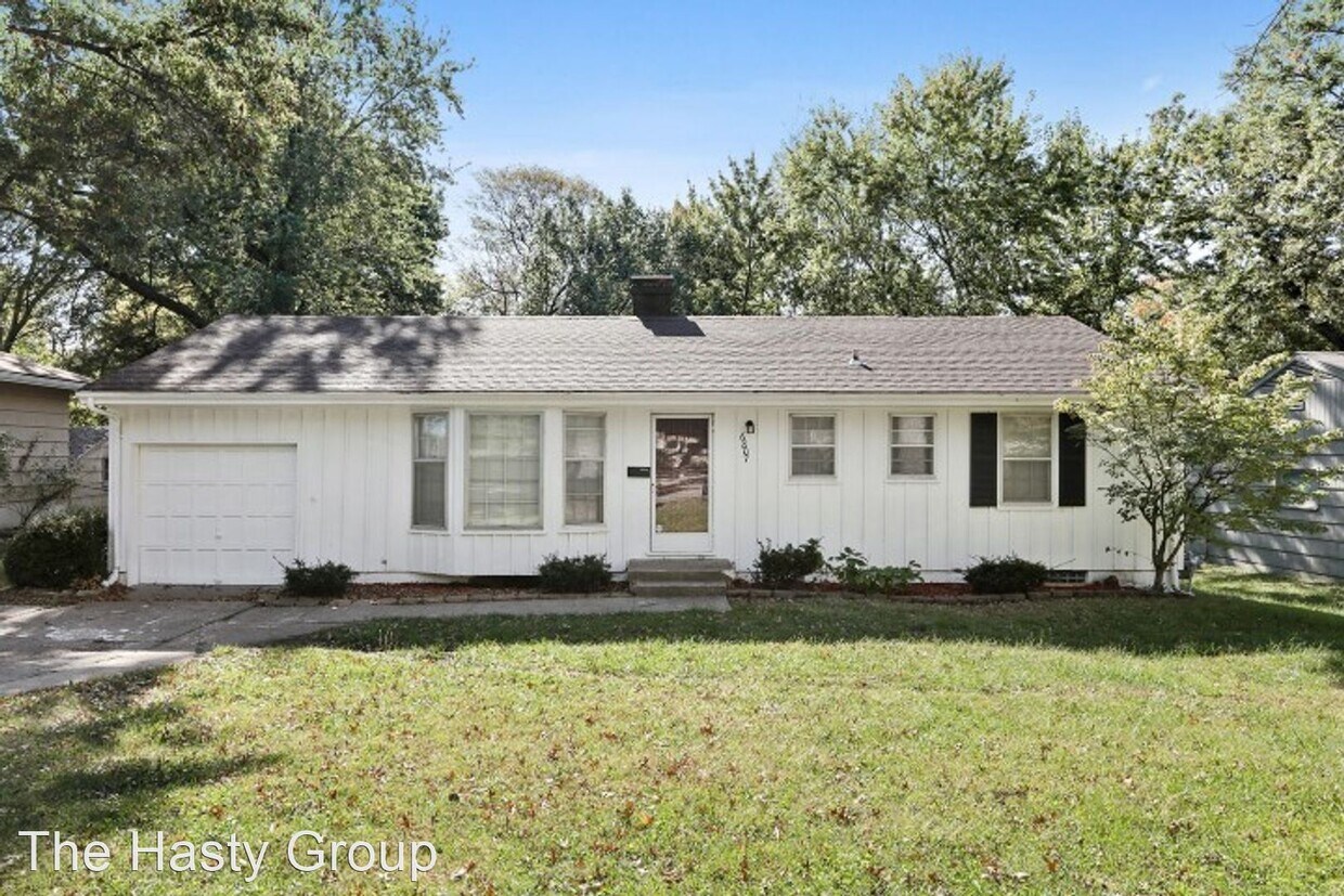 3 br, 1.5 bath House 6807 E 96th Terrace House for Rent in Kansas