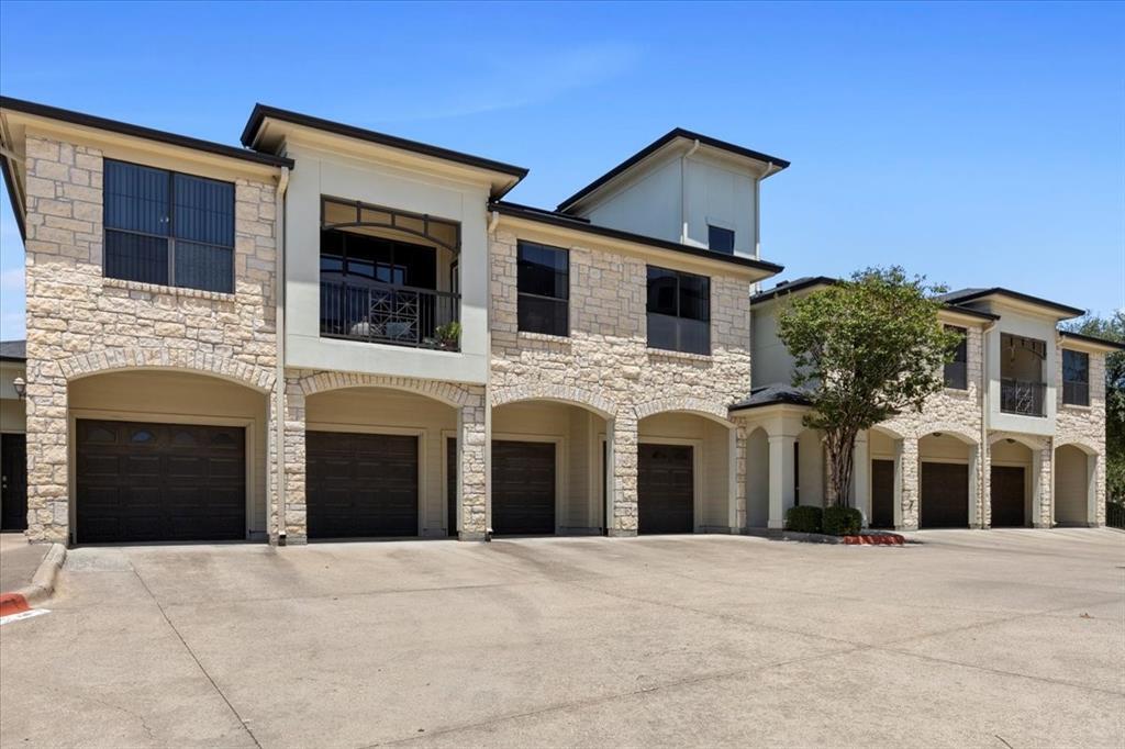 Foto principal - 7701 Rialto Blvd