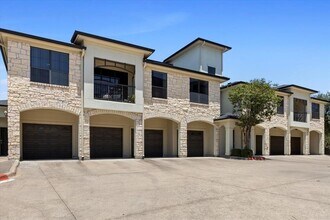 Building Photo - 7701 Rialto Blvd