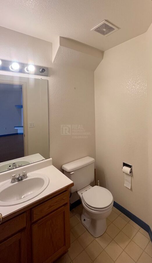 Foto del edificio - 911 Tulip St