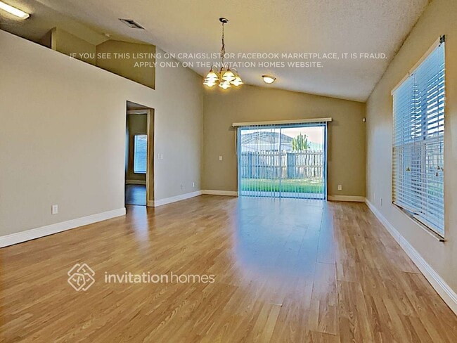 Building Photo - 1718 Snaresbrook Way