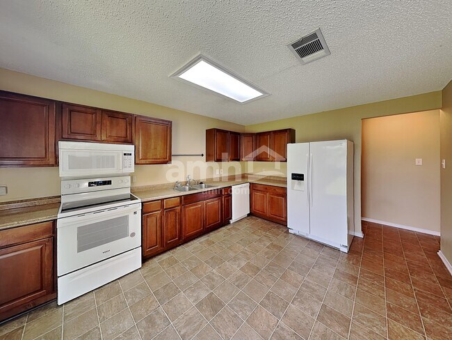 Foto del edificio - 2707 Vinson Ct