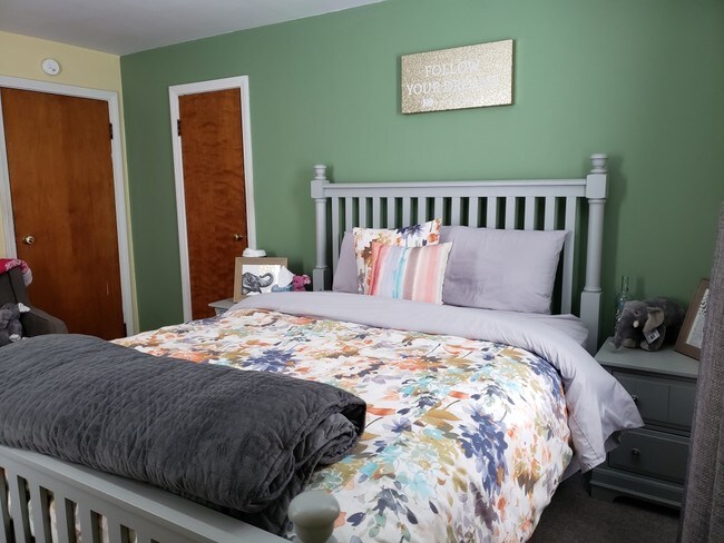 Bedroom - 28 Schuler Ave