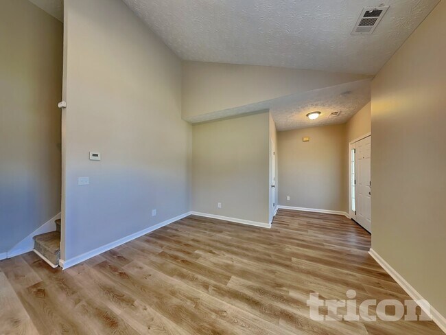 Foto del edificio - 1485 Rose Pointe Dr
