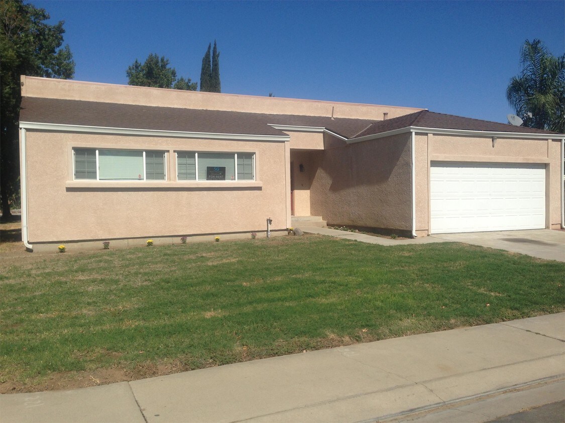 3209 Moonview Dr, Ceres, CA 95307 House Rental in Ceres, CA