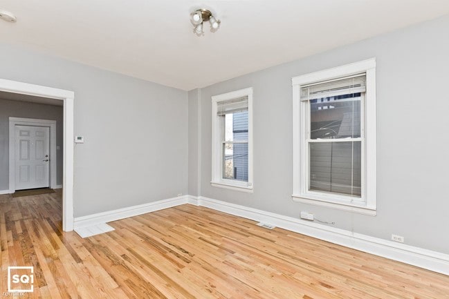 Building Photo - 2426 N Maplewood Ave