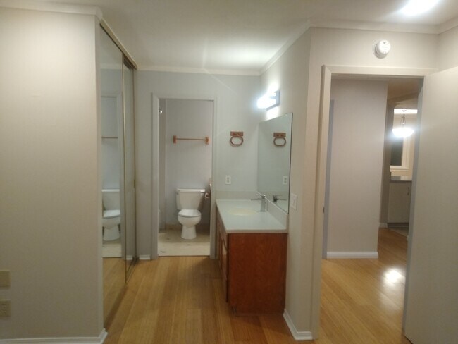 Foto del edificio - 123 Flynn Ave