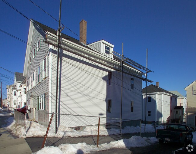 Building Photo - 42-44 Tecumseh St