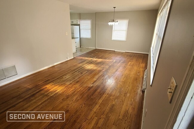 Building Photo - 1613 Mann Dr