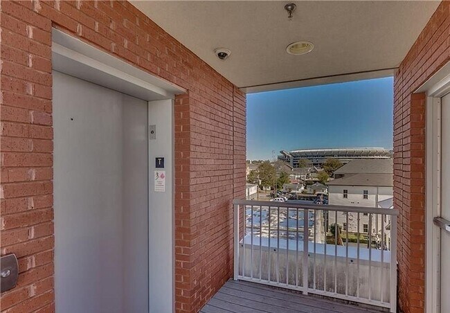 Foto del edificio - Stylish 2 Bedroom 2 Bath Condo @ Crimson Commons Available Fall 2026! Apply Now!