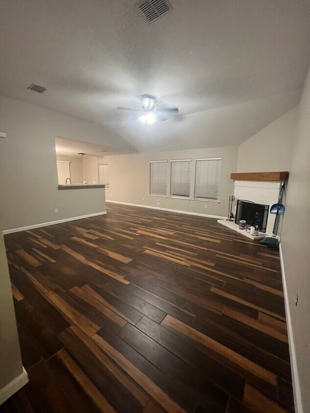 Foto principal - 9112 Whistlewood Dr