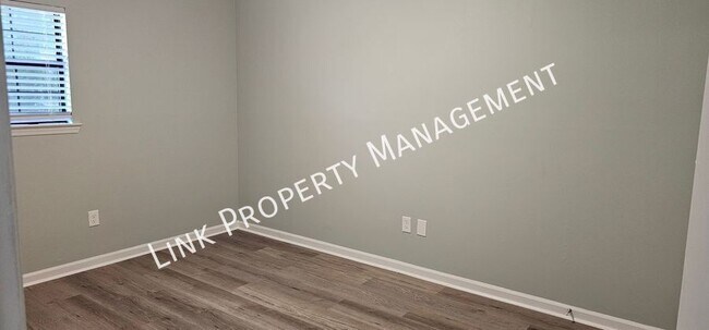 Foto del edificio - 900 Peppermill Rd