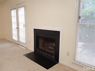 Foto del edificio - 503 Darby Glen Ln