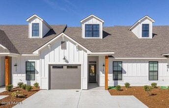 Building Photo - 606 Guillot Rd