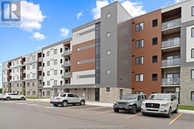 Building Photo - 2550 Sandwich W Pkwy