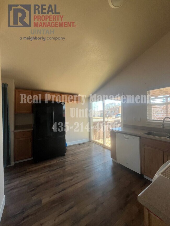 Foto del edificio - Cute 4 Bedroom 2-bathroom Home! MOVE IN SPECIAL!! $200 OFF YOUR FIRST MONTH'S RENT WHEN YOU SIGN ...