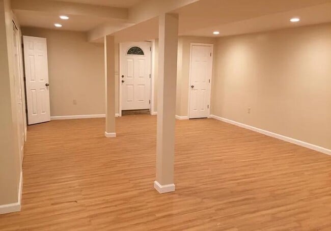 Building Photo - 2117 Parsonage Ln