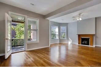 Building Photo - 928 W Belle Plaine Ave