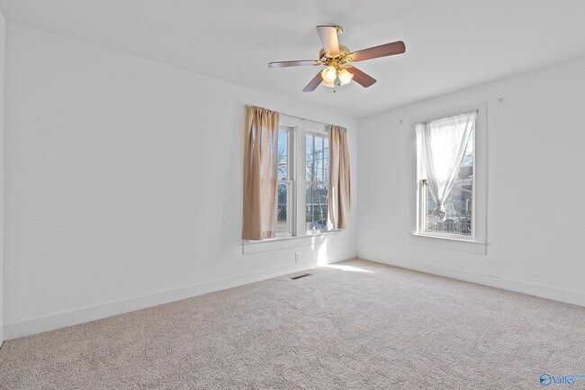 Foto del edificio - 2909 6th Ave SW