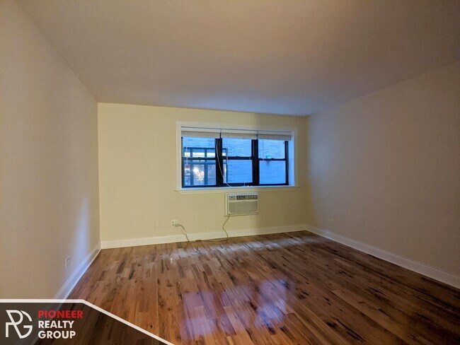 Foto del edificio - 535 W Arlington Pl