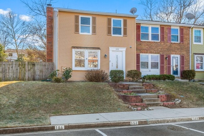 Building Photo - 152 Fairfield Dr