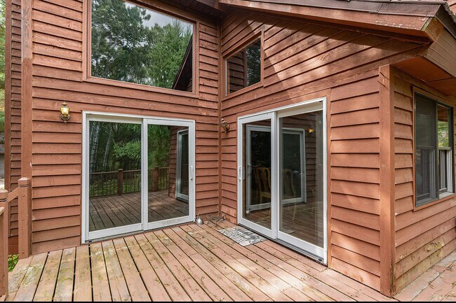 Foto del edificio - 10317 Slide a Ways Trl