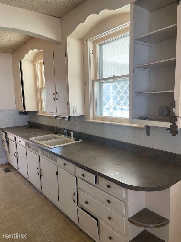 Foto del edificio - 4 br, 1.5 bath House - 221 Harrison St