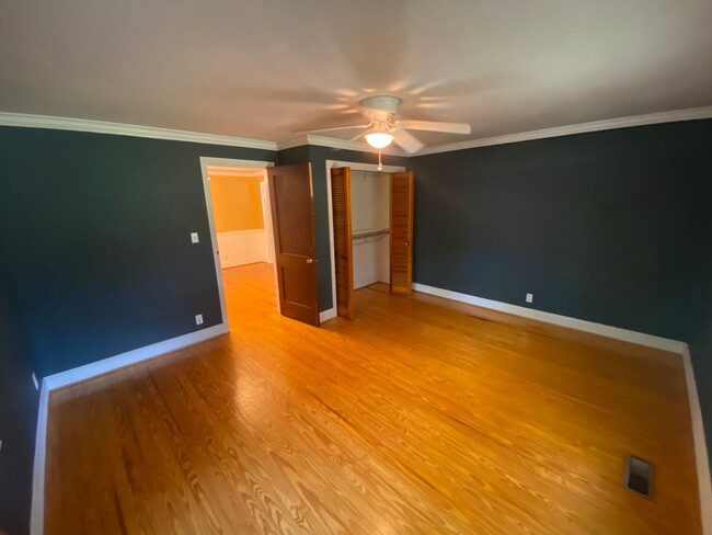 Building Photo - Spacious 2 bed home in East Brainerd! Lawn...